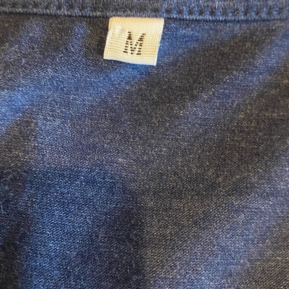 5 tank tops. XS(2) S(1) M(2) - Picture 3 of 10